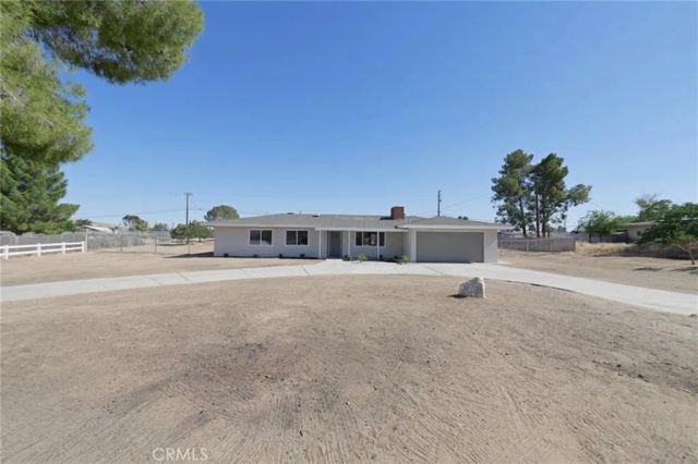 18190 Hiawatha Road, Apple Valley, CA 92307