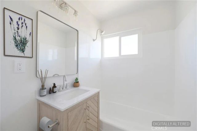 18190 Hiawatha Road, Apple Valley, CA 92307