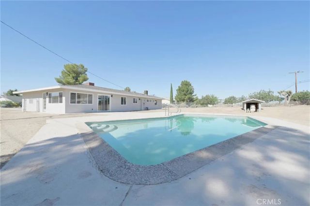 18190 Hiawatha Road, Apple Valley, CA 92307