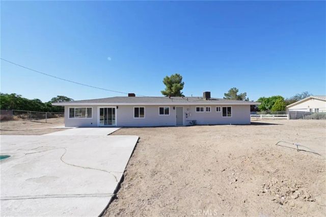 18190 Hiawatha Road, Apple Valley, CA 92307