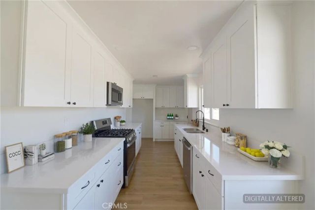18190 Hiawatha Road, Apple Valley, CA 92307