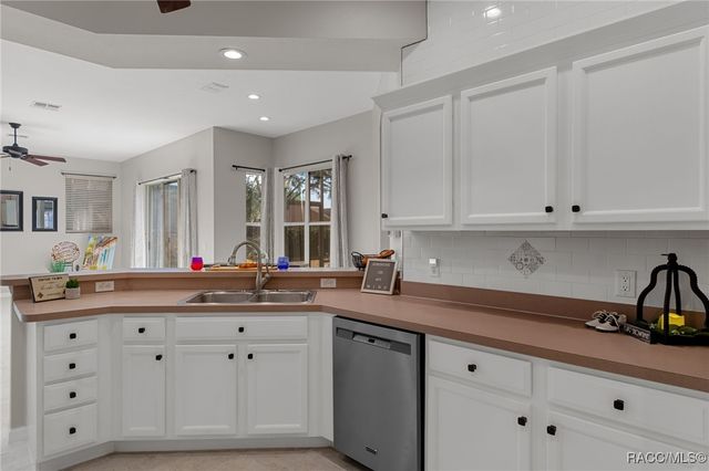 5648 W Hunters Ridge Circle, Lecanto, FL 34461