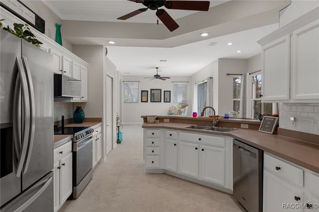 5648 W Hunters Ridge Circle, Lecanto, FL 34461