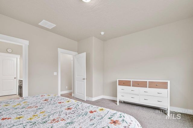 5360 W Grand Rapids St, Meridian, ID 83646