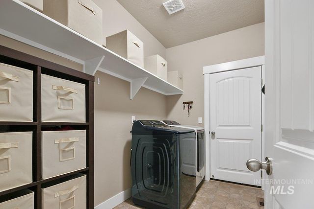 5360 W Grand Rapids St, Meridian, ID 83646