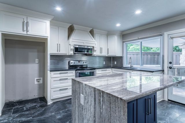 1825 Emerald Drive, Irving, TX 75060