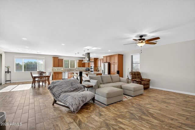 5774 S SETON Avenue, Gilbert, AZ 85298