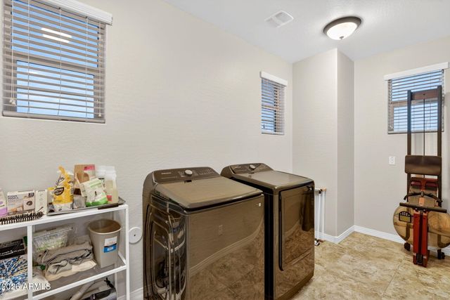 5774 S SETON Avenue, Gilbert, AZ 85298