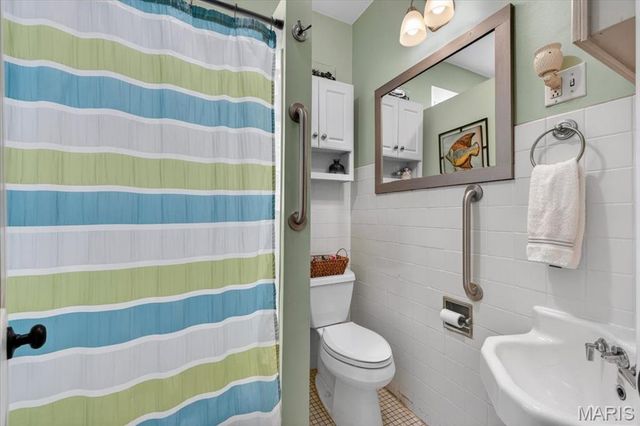 5034 Ray Avenue, St Louis, MO 63116