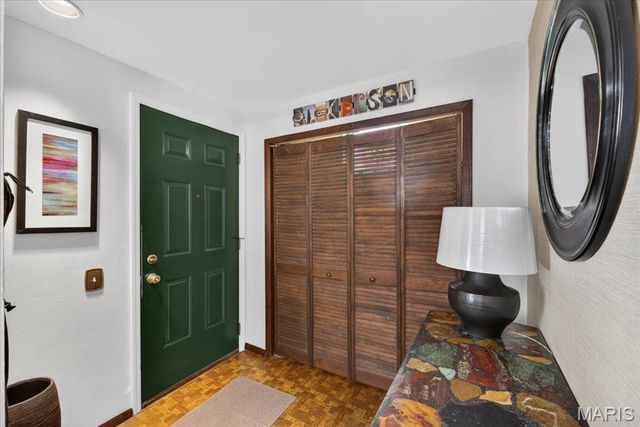 5034 Ray Avenue, St Louis, MO 63116