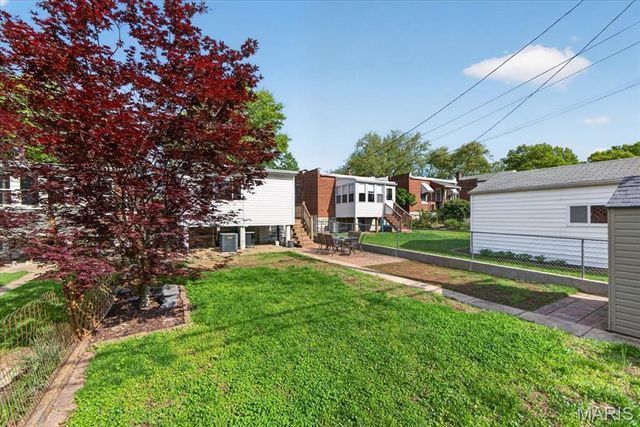 5034 Ray Avenue, St Louis, MO 63116