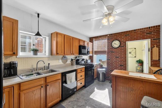 5034 Ray Avenue, St Louis, MO 63116