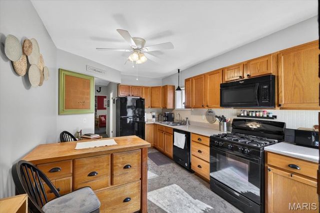 5034 Ray Avenue, St Louis, MO 63116