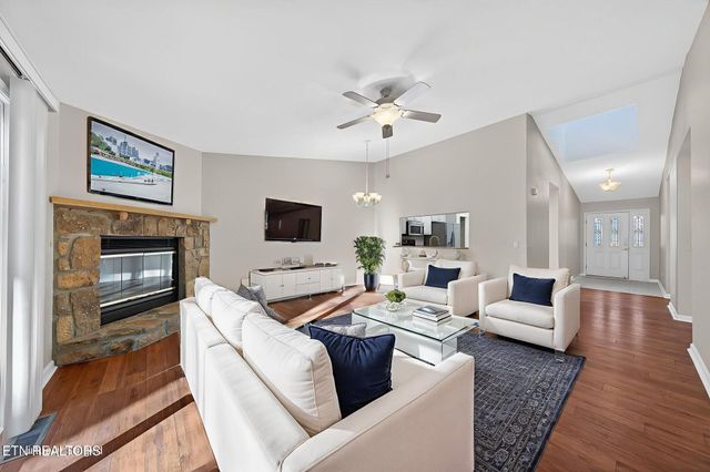 315 Lake Catherine Circle, Crossville, TN 38558