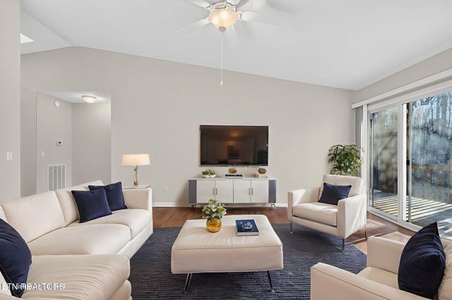 315 Lake Catherine Circle, Crossville, TN 38558