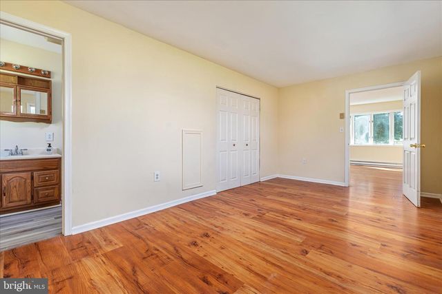82 POND RD, Charles Town, WV 25414