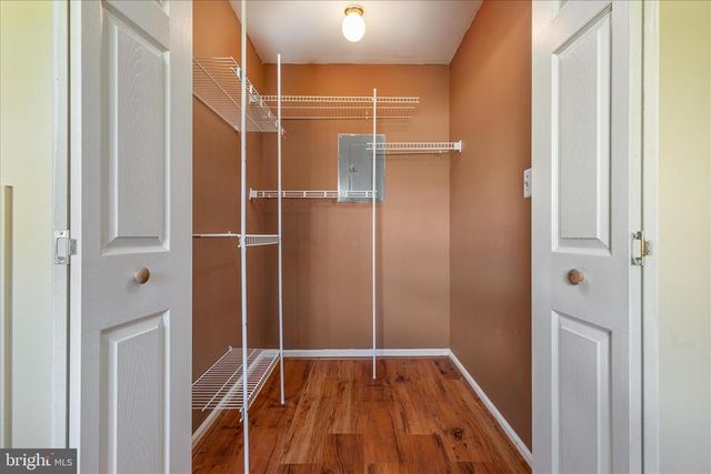 82 POND RD, Charles Town, WV 25414