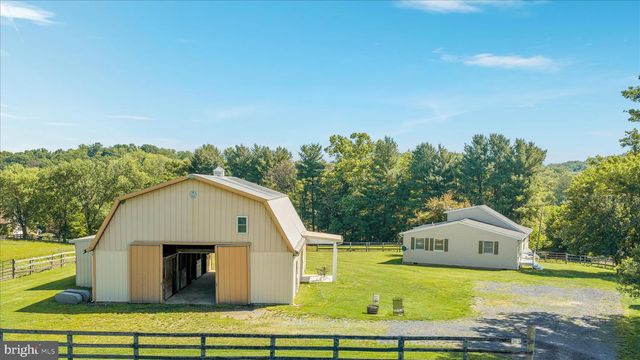 82 POND RD, Charles Town, WV 25414