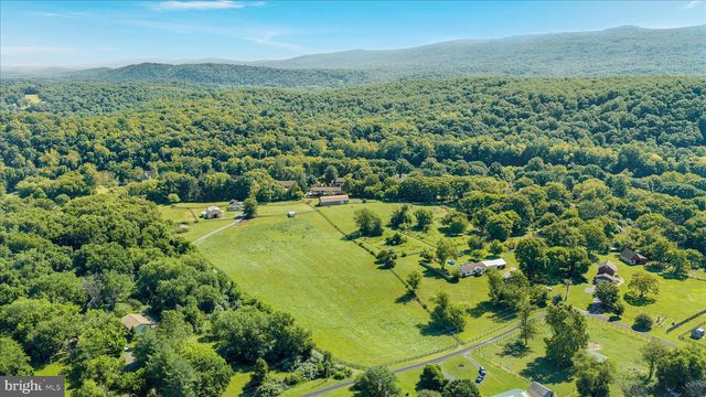82 POND RD, Charles Town, WV 25414