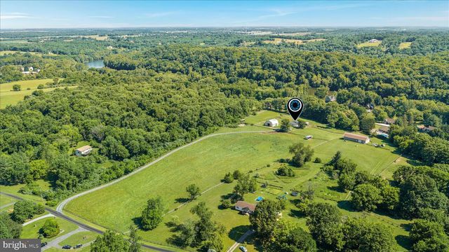 82 POND RD, Charles Town, WV 25414