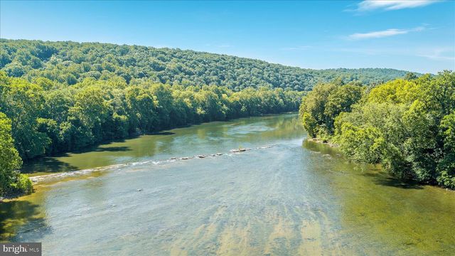 82 POND RD, Charles Town, WV 25414