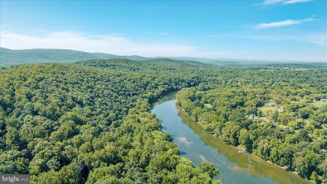 82 POND RD, Charles Town, WV 25414