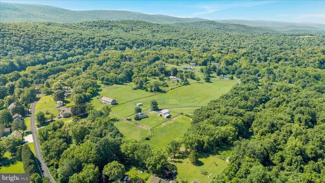 82 POND RD, Charles Town, WV 25414
