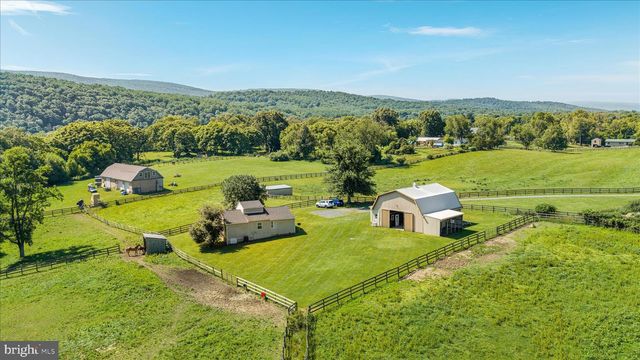82 POND RD, Charles Town, WV 25414