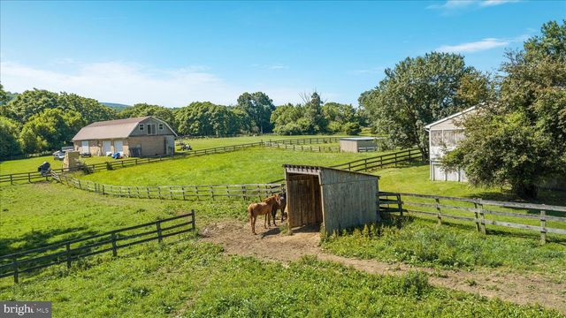 82 POND RD, Charles Town, WV 25414