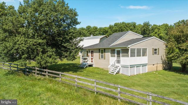 82 POND RD, Charles Town, WV 25414