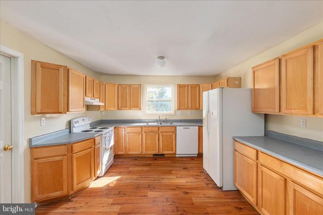 82 POND RD, Charles Town, WV 25414