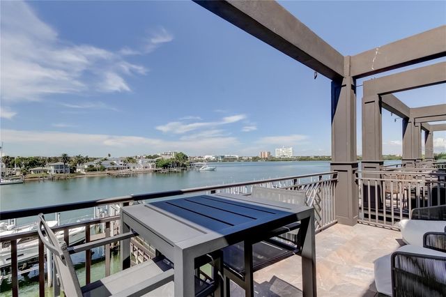 176 BRIGHTWATER DRIVE 2, Clearwater, FL 33767