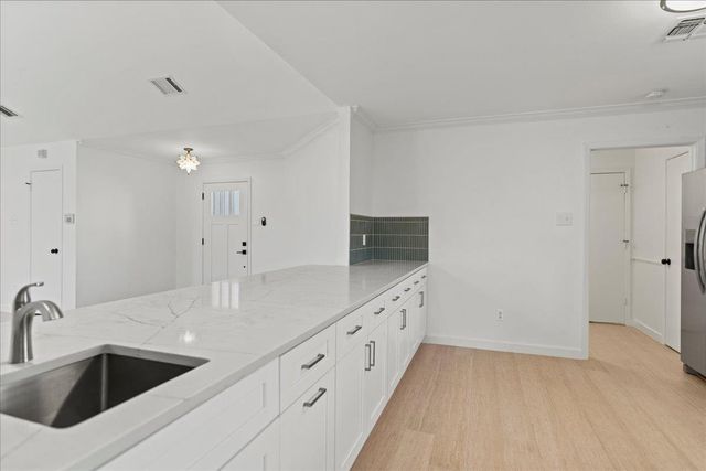 1400 Lance WAY, Austin, TX 78758