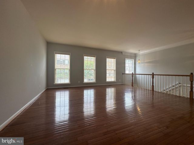 45760 SMOKETREE TER, Sterling, VA 20166
