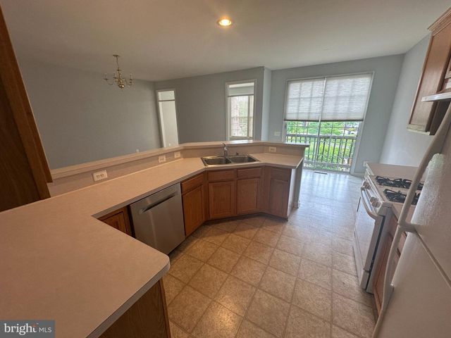 45760 SMOKETREE TER, Sterling, VA 20166