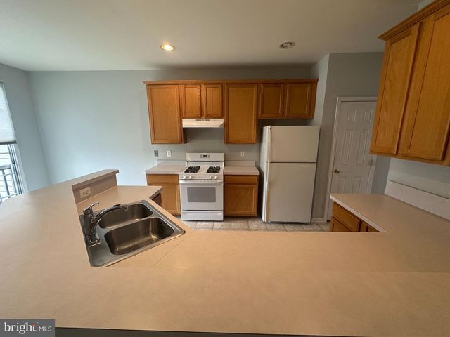 45760 SMOKETREE TER, Sterling, VA 20166