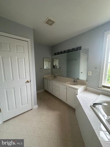 45760 SMOKETREE TER, Sterling, VA 20166