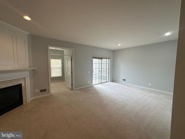 45760 SMOKETREE TER, Sterling, VA 20166