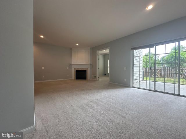 45760 SMOKETREE TER, Sterling, VA 20166