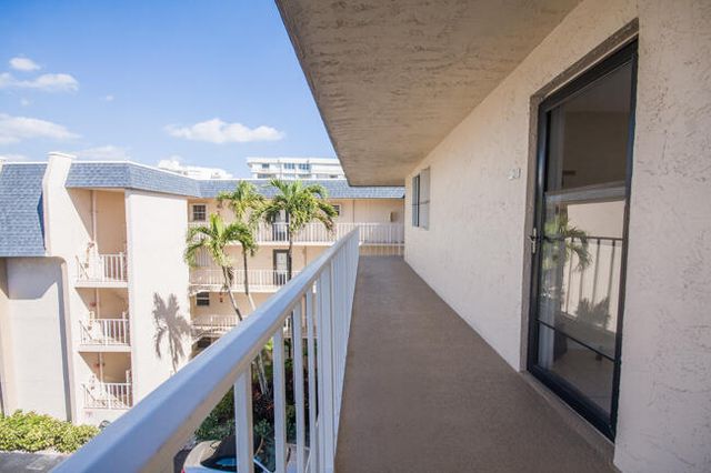 3575 S Ocean Boulevard 408, South Palm Beach, FL 33480