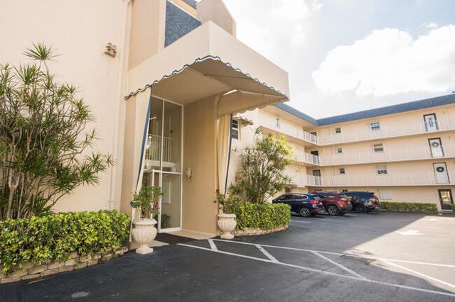 3575 S Ocean Boulevard 408, South Palm Beach, FL 33480
