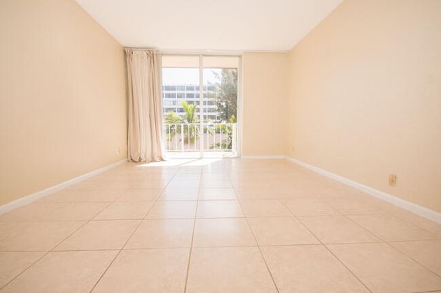 3575 S Ocean Boulevard 408, South Palm Beach, FL 33480