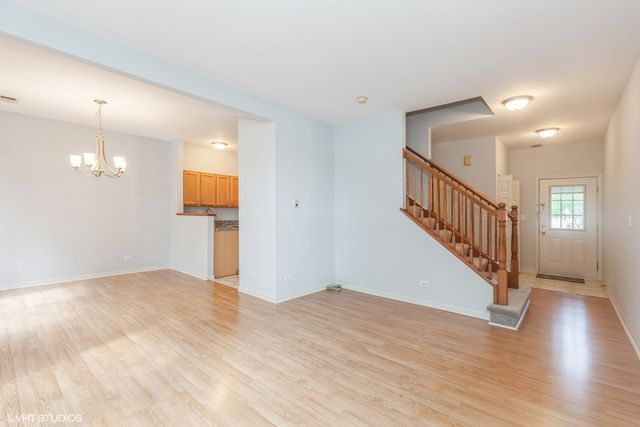 1940 Golden Gate Lane, Naperville, IL 60563