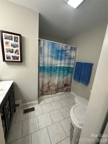 192 Crestwood Loop, Taylorsville, NC 28681