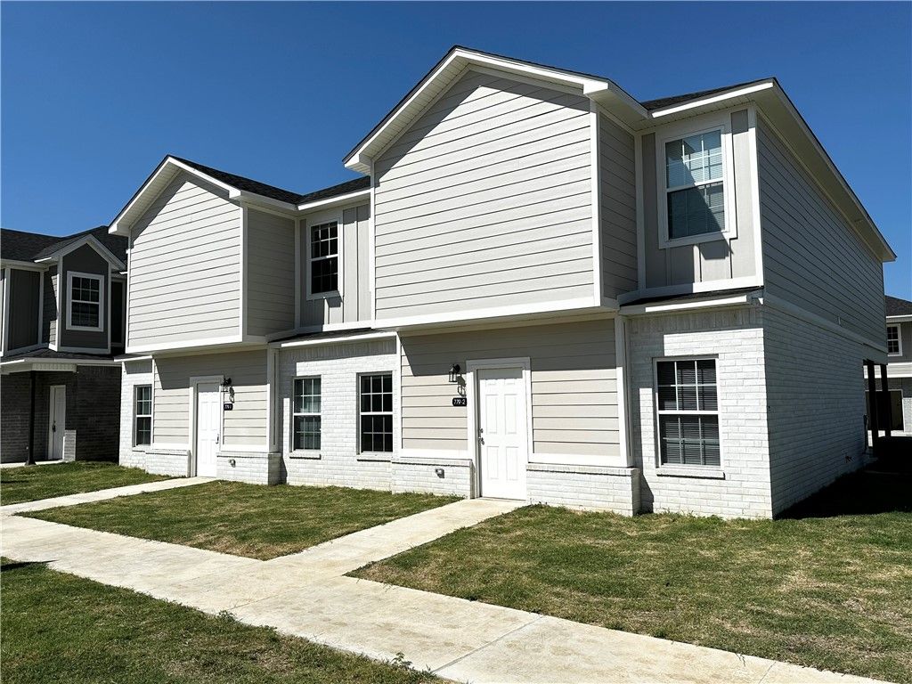779 S Amarillo Road 1 &2, Fayetteville, AR 72704