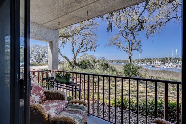 100 Helmsman Way Apt 101, Hilton Head Island, SC 29928