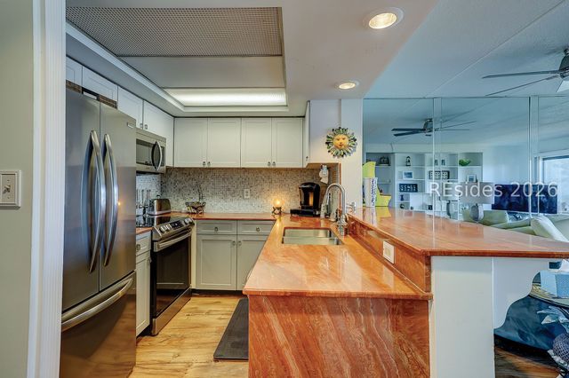 100 Helmsman Way Apt 101, Hilton Head Island, SC 29928