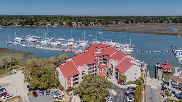 100 Helmsman Way Apt 101, Hilton Head Island, SC 29928
