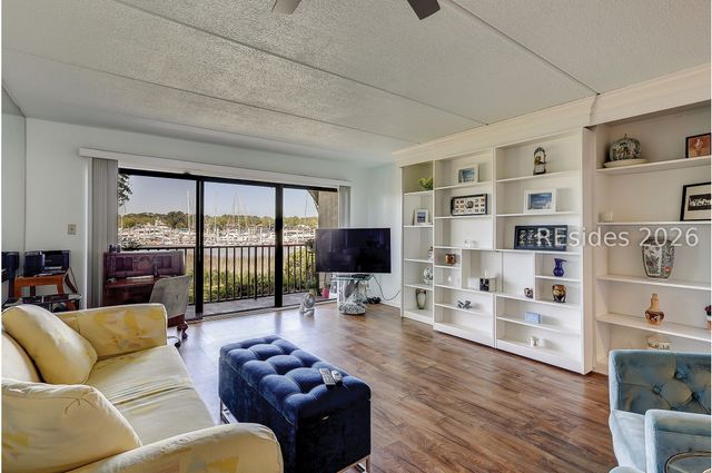 100 Helmsman Way Apt 101, Hilton Head Island, SC 29928