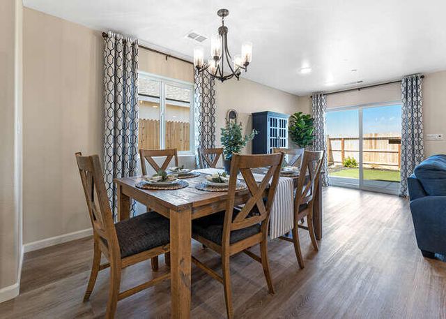 7031 W Wren Avenue, Visalia, CA 93291